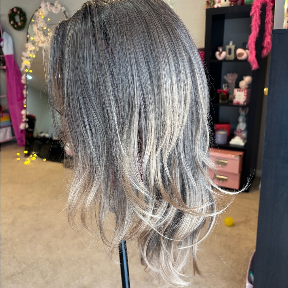 Chelsea Smith Wig Dark Blonde Wig with dark peach highlights